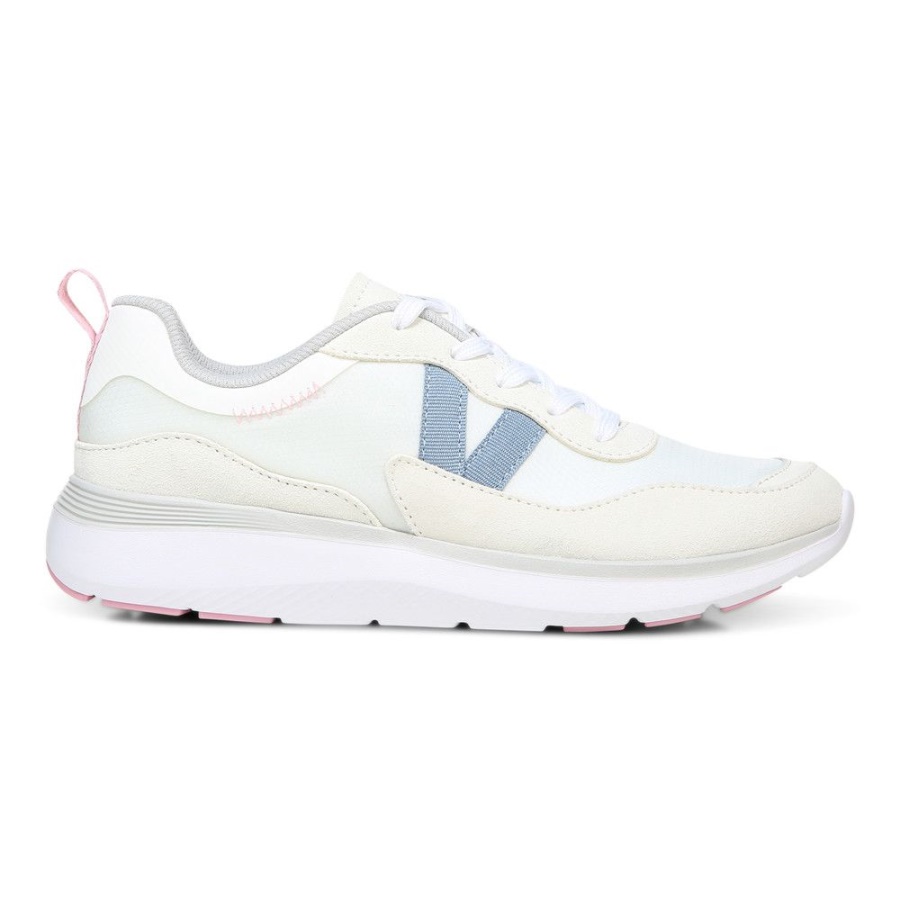 Ayse Trainer White Vionic