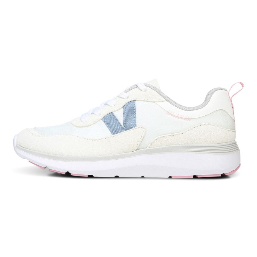 Ayse Trainer White Vionic