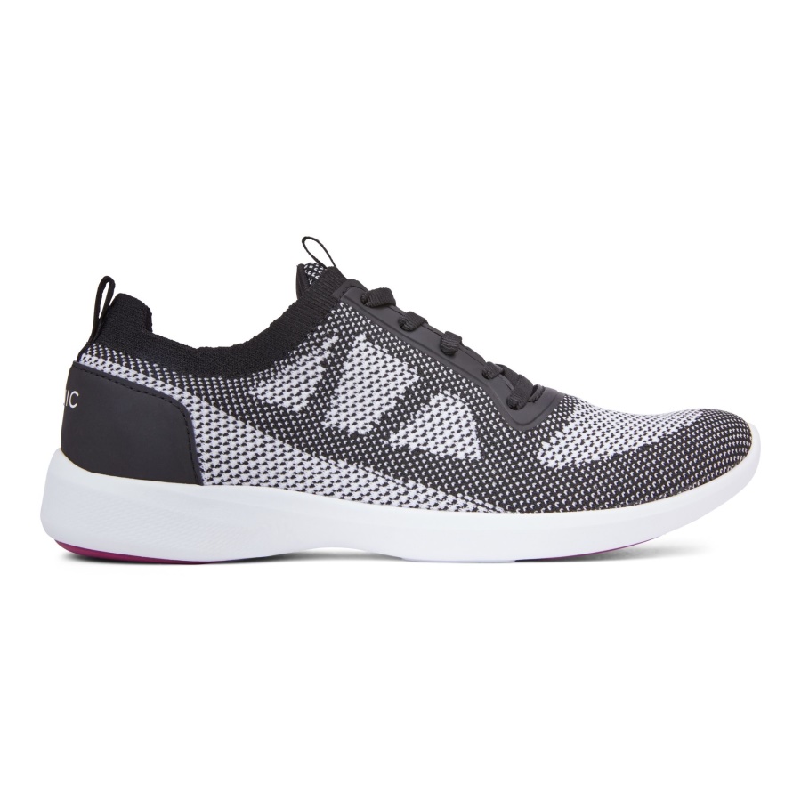 Lenora Trainer Vionic Black