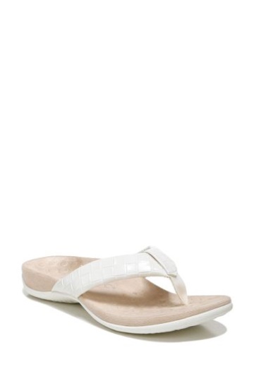 Vionic Cream Layne Thong Sandals